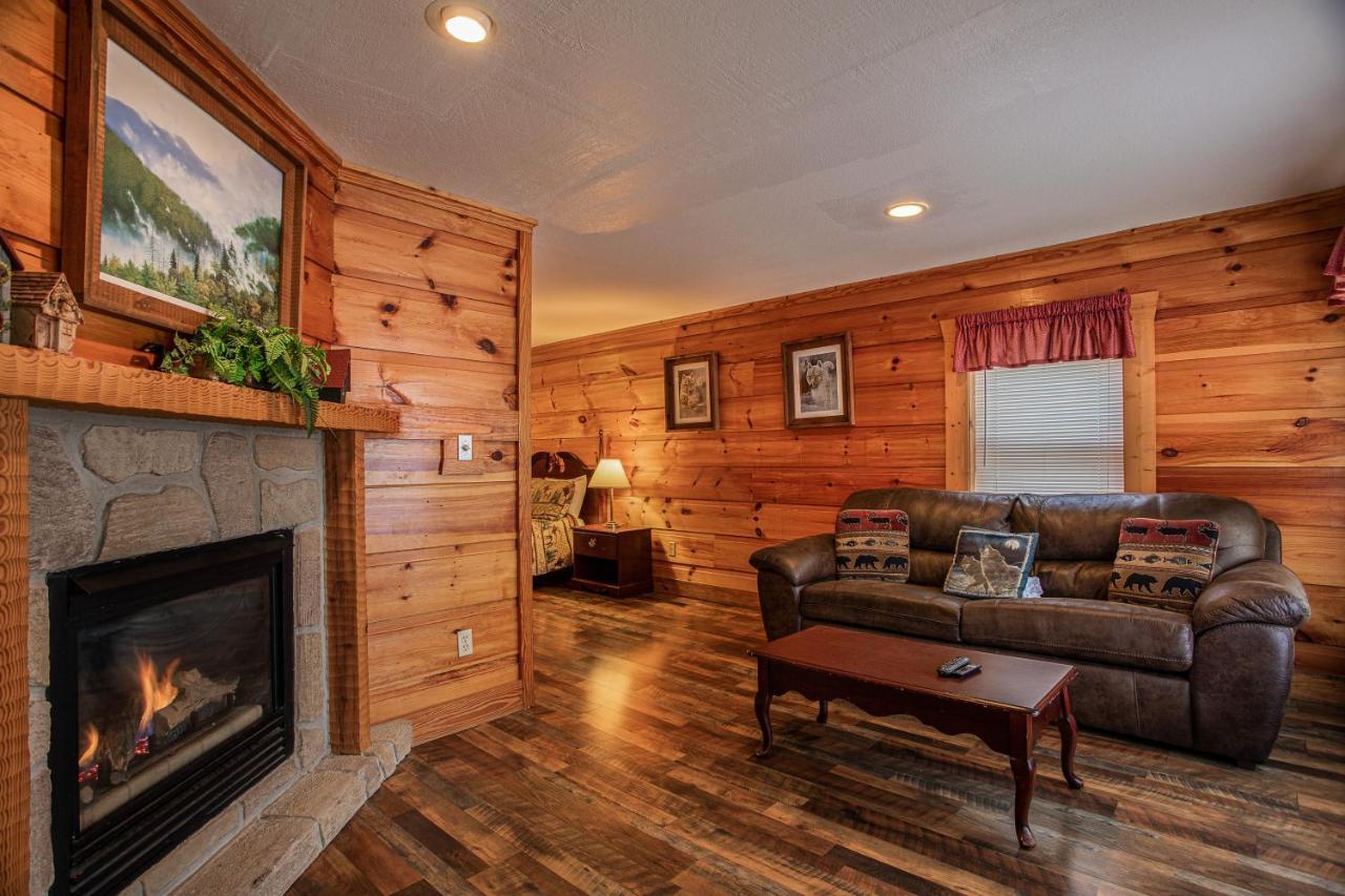 Great Wolf Cabin In Pigeon Forge! Villa Exterior foto